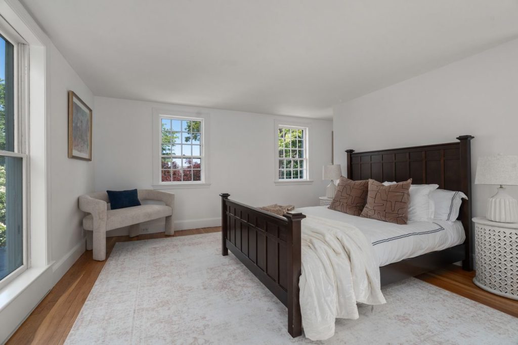 25 Chestnut_Hill_Road, Chestnut Hill, MA_Bedroom 2_Staged_to_Sell_Luan D White Real Estate