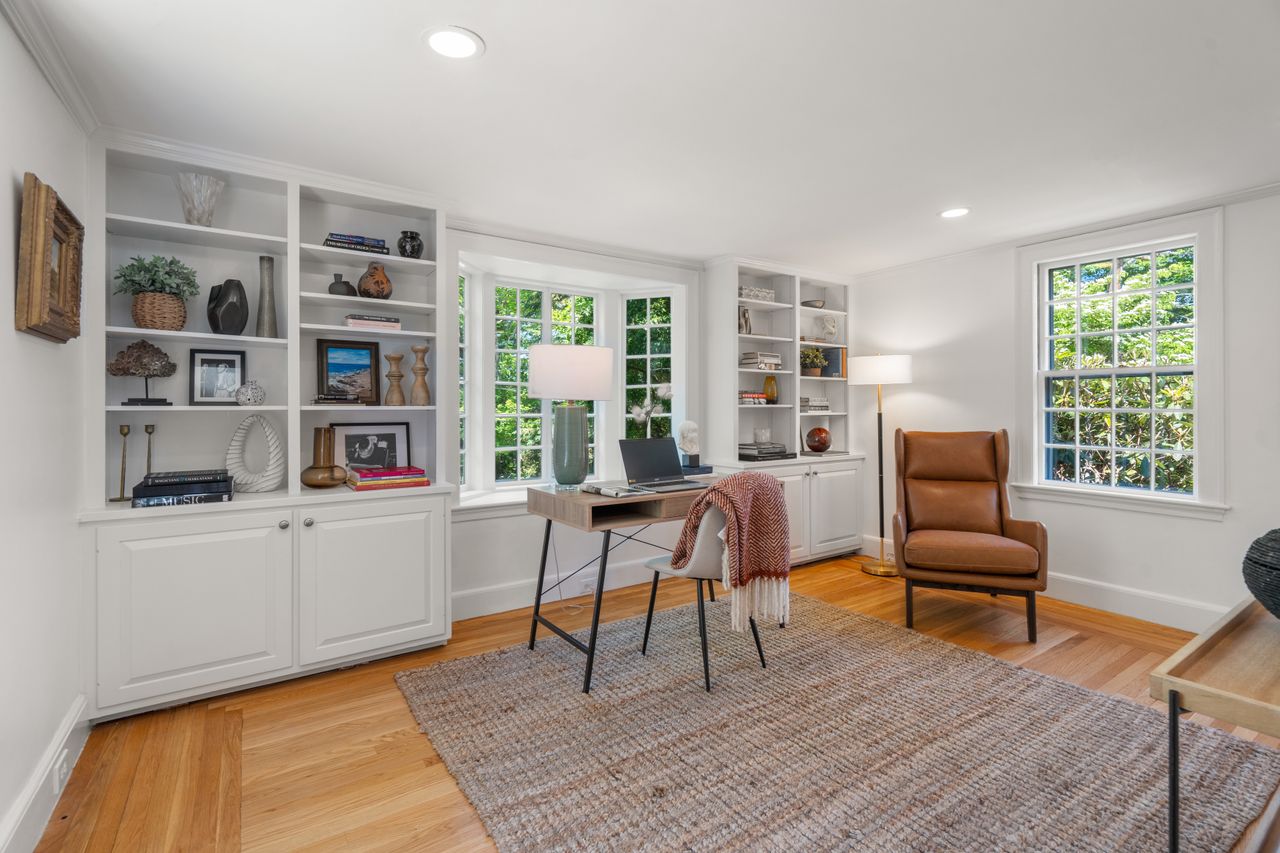 25 Chestnut_Hill_Road, Chestnut Hill, MA_Library_Staged_to_Sell_Luan D White Real Estate